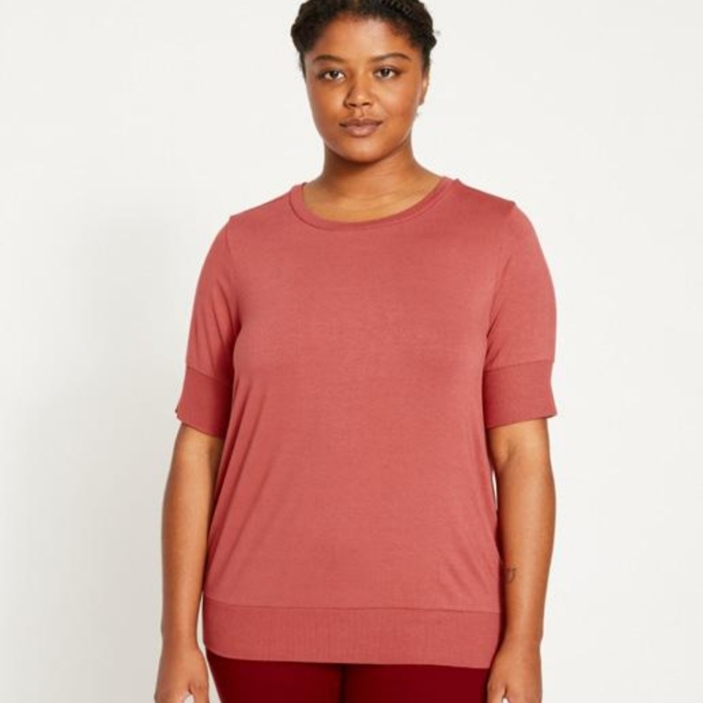 Universal Standard Aimee Liquid Jersey Rib Hem Tee